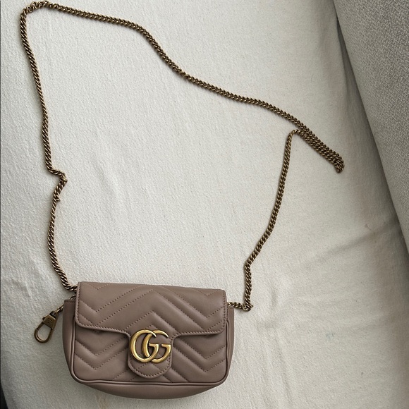Gucci Beige Quilted Crossbody Bag with Gold Chain - Picture 1 of 3